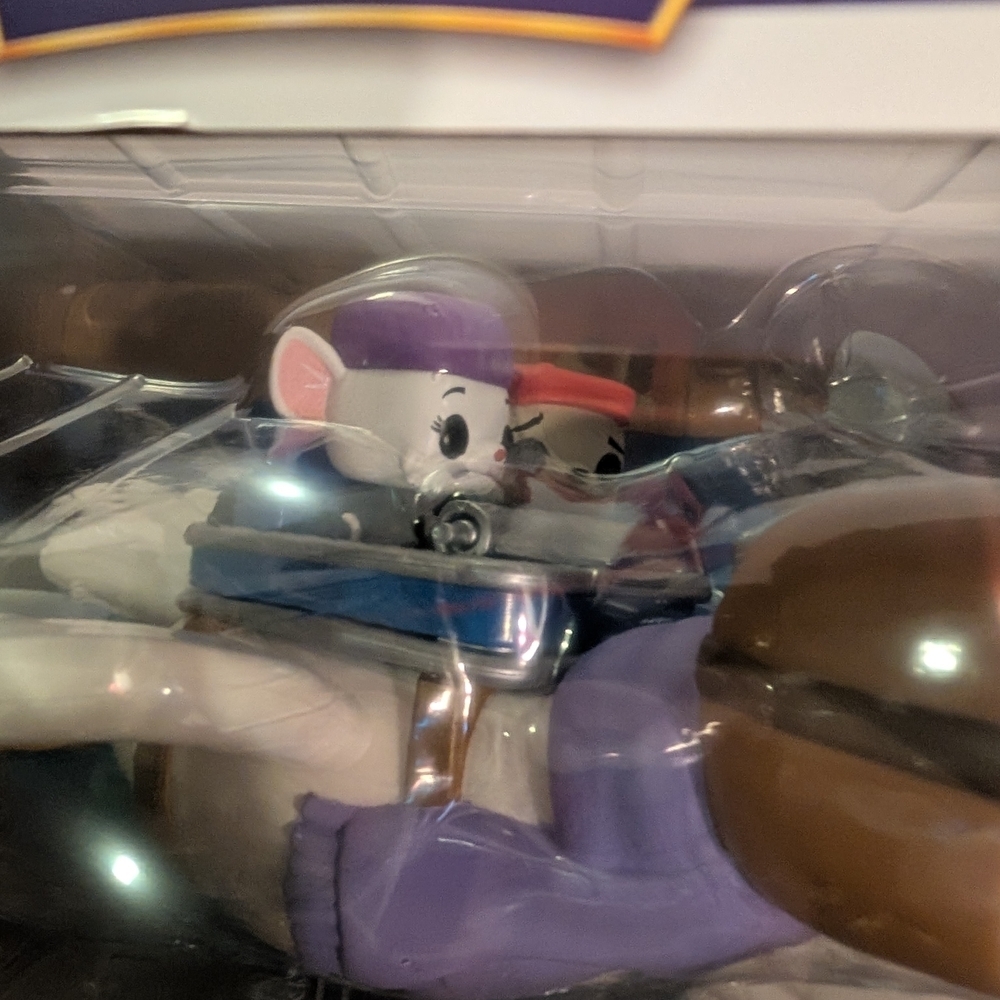Funko Pop! Rides: The Rescuers - Orville with Miss Bianca & Bernard Vinyl Figure - Picture 8 of 11